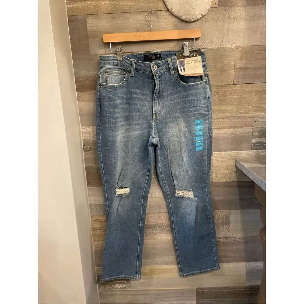 Stitch star NWT juniors 12  high Rise Slim straight Medium wash jeans